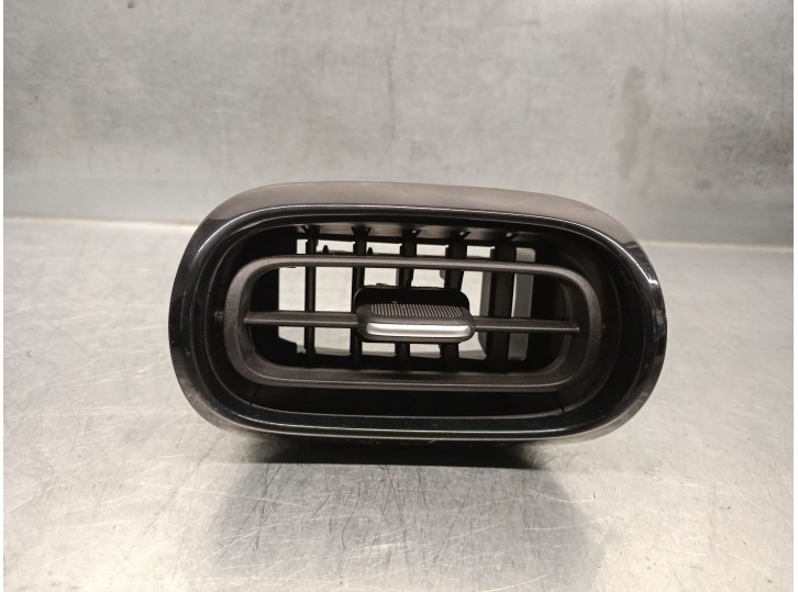 Recambio de aireador para toyota yaris (_p21_, _pa1_, _ph1_) 1.5 hybrid (mxph10) referencia OEM IAM 55650K0040 