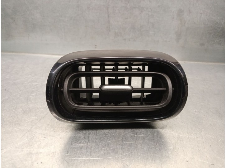 Recambio de aireador para toyota yaris (_p21_, _pa1_, _ph1_) 1.5 hybrid (mxph10) referencia OEM IAM 55660K0040  