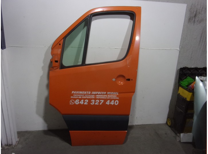 Recambio de puerta delantera izquierda para volkswagen crafter 2.0 tdi referencia OEM IAM 2E0831051 NARANJA ROTULADA 5 PUERTAS