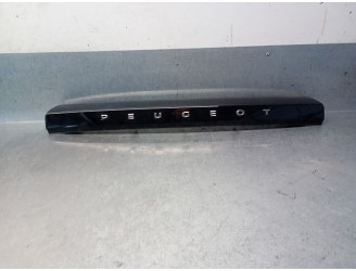 Recambio de molduras traseras para peugeot 2008 ii (ud_, us_, uy_, uj_, ur_, uc_) 1.5 bluehdi 110 (udyhsk) referencia OEM IAM 98