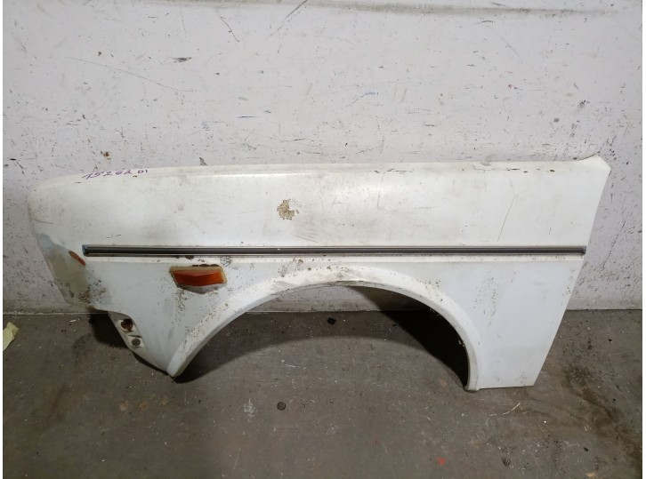 Recambio de aleta delantera izquierda para seat seat 131 supermiraflori seat 131 referencia OEM IAM 4407889 