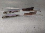 Recambio de brazo limpia delantero derecho para seat seat 131 supermiraflori seat 131 referencia OEM IAM SEAT 131  