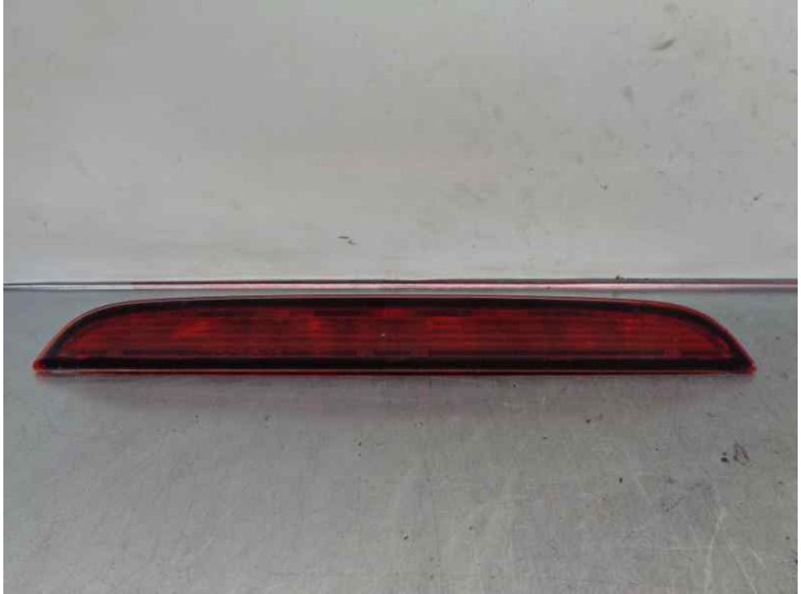 Recambio de luz central de freno para mazda premacy (cp) 2.0 turbodiesel cat referencia OEM IAM C10051580C 