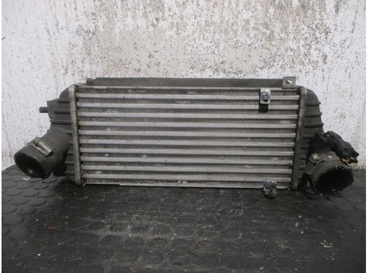 Recambio de intercooler para hyundai i40 1.7 crdi cat referencia OEM IAM 282702A800 