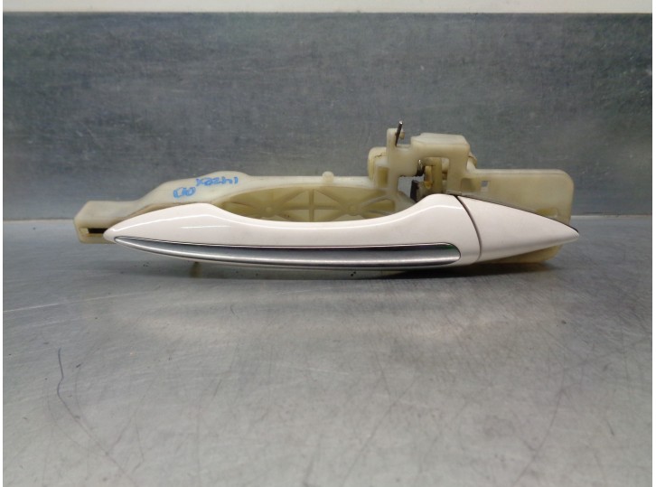 Recambio de maneta exterior delantera derecha para hyundai i40 1.7 crdi cat referencia OEM IAM 826513Z010 