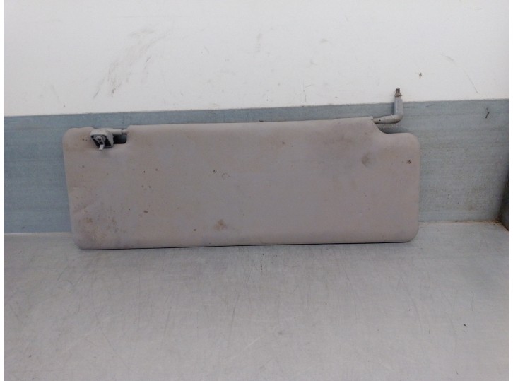 Replacement right sun visor for Nissan Atleon Nissan Atleon OEM IAM reference 96400LA70A 
