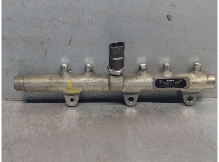 Recambio de rampa inyectora para fiat bravo i (182_) 1.9 jtd referencia OEM IAM 0445214016 46739953 