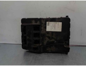 Recambio de caja reles / fusibles para renault megane ii berlina 5p 1.5 dci diesel referencia OEM IAM 8200305575 8200280937 SIEM