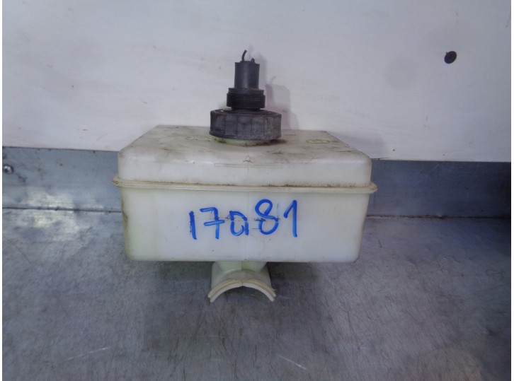 Recambio de deposito servo para nissan atleon nissan atleon referencia OEM IAM 472109X401  WABCO