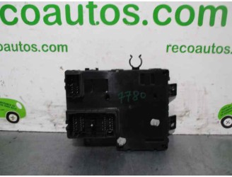 Recambio de caja reles / fusibles para kia carnival 2.9 crdi cat referencia OEM IAM 919544D2700J 