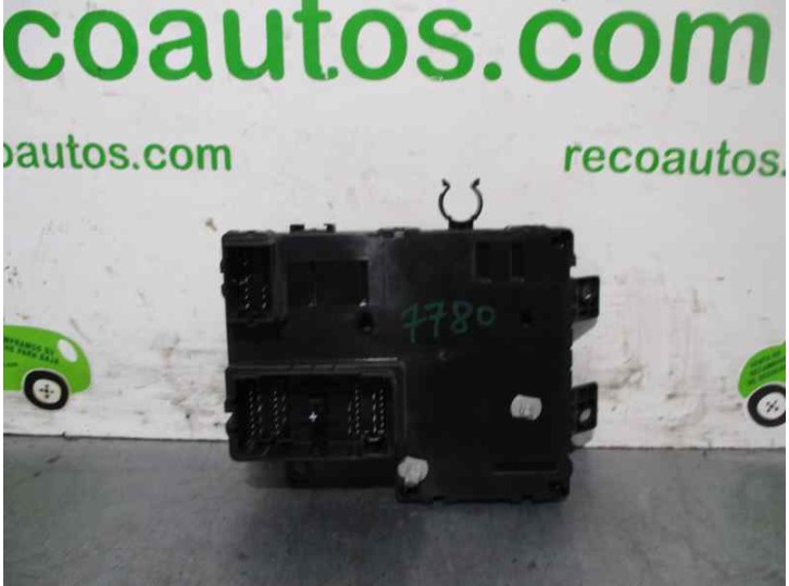 Recambio de caja reles / fusibles para kia carnival 2.9 crdi cat referencia OEM IAM 919544D2700J 