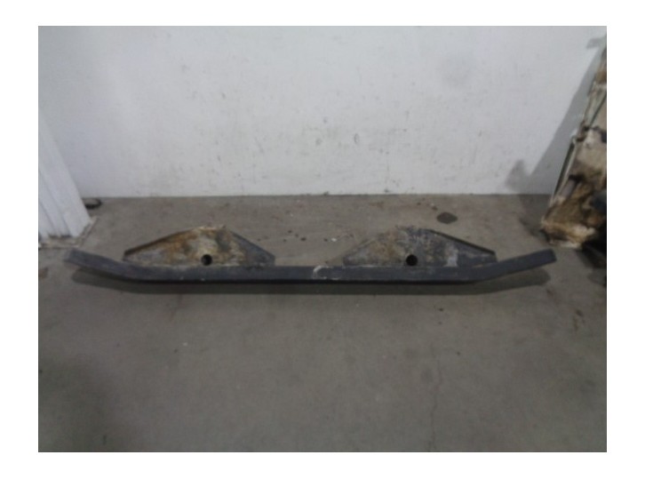 Recambio de refuerzo paragolpes delantero para nissan atleon nissan atleon referencia OEM IAM 4411740 DE HIERRO 