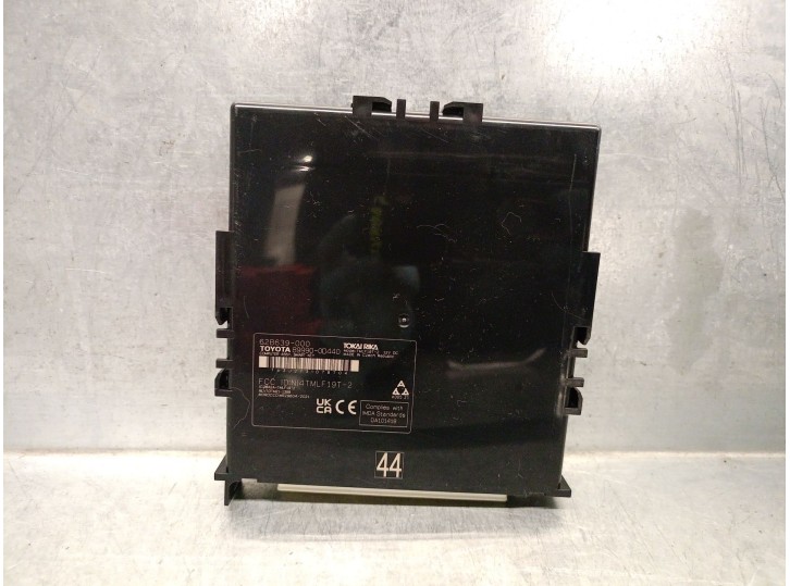 Recambio de modulo electronico para toyota yaris (_p21_, _pa1_, _ph1_) 1.5 hybrid (mxph10) referencia OEM IAM 899900D440  62B639