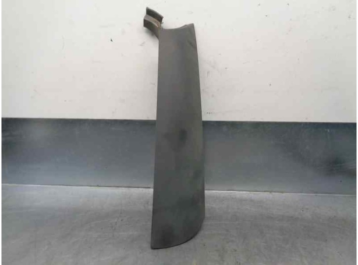 Recambio de molduras traseras para renault 5 (b/c40) gtl (b/c 402, c 407) referencia OEM IAM 7700755868 IZQUIERDO 