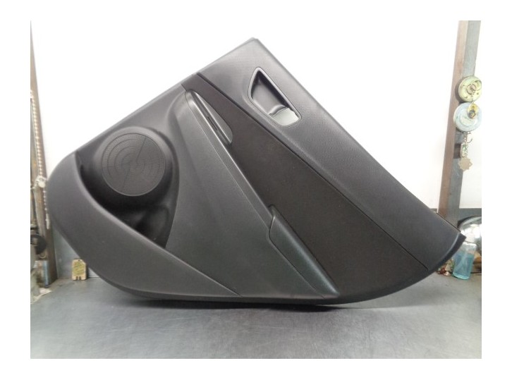 Recambio de guarnecido puerta trasera derecha para hyundai kona 1.0 tgdi cat referencia OEM IAM 83320J9000 83302J9010 