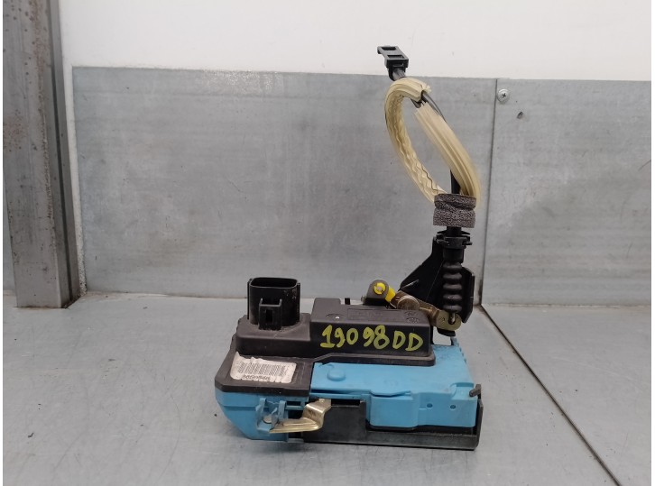 Recambio de cerradura puerta delantera derecha para volvo s60 berlina 2.4 diesel cat referencia OEM IAM 8650546 8 PINES 4 PUERTA
