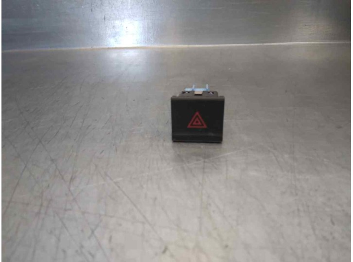 Replacement hazard warning switch for Volkswagen Polo (6C1) 1.4 TDI OEM IAM reference 6C0953509A 