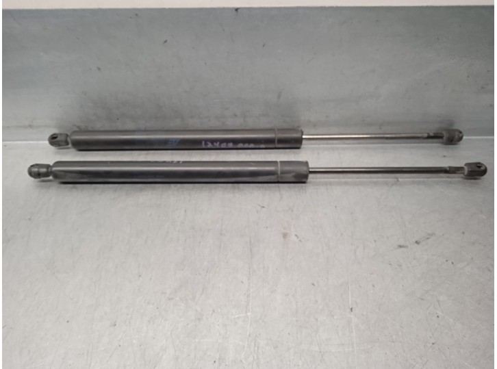 Replacement boot / tailgate struts for Seat Alhambra (7V8) 1.9 TDI OEM IAM reference 7M0827550F 5 DOORS