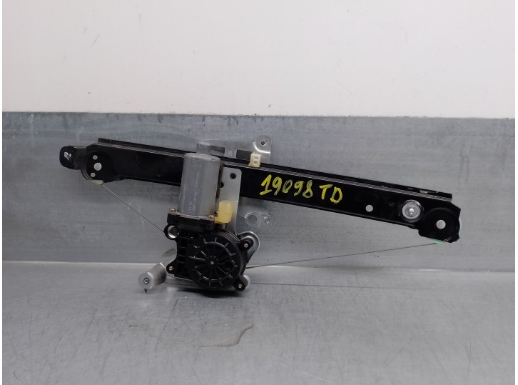 Recambio de elevalunas trasero derecho para volvo s60 berlina 2.4 diesel cat referencia OEM IAM 31253720 2 PINES 5 PUERTAS