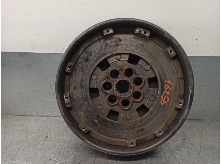 Replacement flywheel for Mitsubishi Carisma sedan 5 (DA0) 1900 Di-D Comfort OEM IAM reference MW30618653 