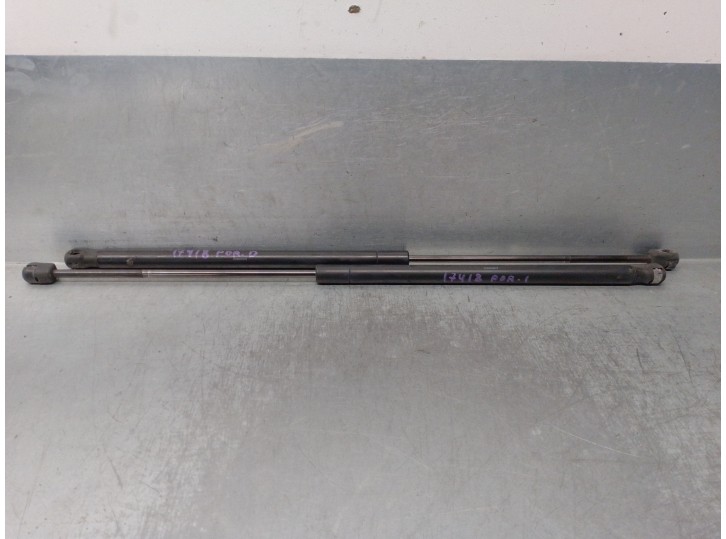 Replacement trunk / tailgate shock absorbers for Mitsubishi Colt Berlina 5 (Z30A) 1.1 CAT OEM IAM reference MR959247 