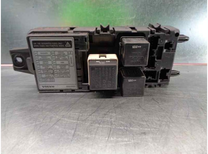 Recambio de caja reles / fusibles para volvo s40 berlina 2.0 turbo cat referencia OEM IAM 30889989 