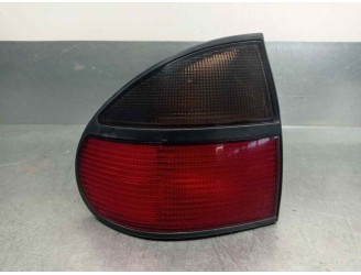 Replacement rear left tail light for Renault Laguna (B56) 2.0 D RN (B56F/G) OEM IAM reference 7700820052 5 DOORS
