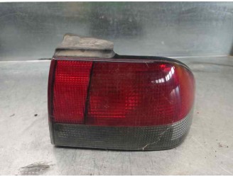 Recambio de piloto trasero derecho para saab 900 berlina 2.3 cat referencia OEM IAM 4398525 DE ALETA 5 PUERTAS