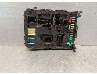 Recambio de caja reles / fusibles para peugeot 3008 referencia OEM IAM 281164872 JOHNSON CONTROLS