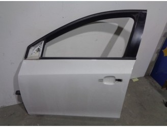 Recambio de puerta delantera izquierda para chevrolet cruze 2.0 diesel cat referencia OEM IAM 95987757 BLANCA 4PUERTAS