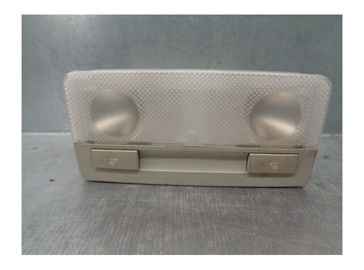 Recambio de luz interior para chevrolet cruze 2.0 diesel cat referencia OEM IAM 22774329 316627975 GM