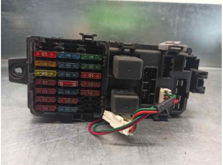 Recambio de caja reles / fusibles para hyundai galloper santano 2.0 referencia OEM IAM 91800M2301 