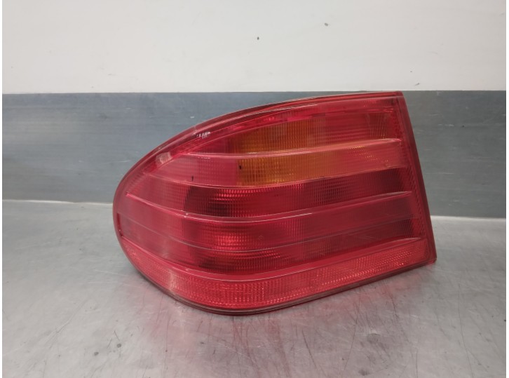 Recambio de piloto trasero izquierdo para mercedes-benz clase e (w210) berlina diesel 2.2 cdi 16v cat referencia OEM IAM A210820