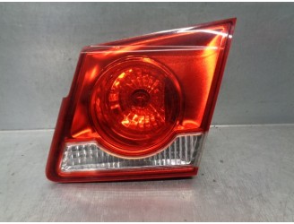 Recambio de piloto trasero derecho para chevrolet cruze 2.0 diesel cat referencia OEM IAM 95130773 DE PORTON 4 PUERTAS