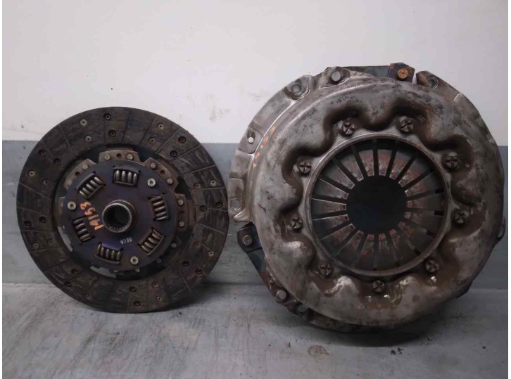 Recambio de kit embrague para nissan pick-up (d22) 2.5 diesel referencia OEM IAM 302103T715 NDS229 NKK