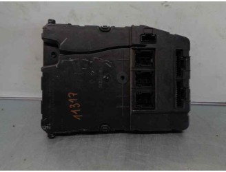 Recambio de caja reles / fusibles para renault scenic ii 1.5 dci diesel referencia OEM IAM 8200309690 S118400220D SIEMENS