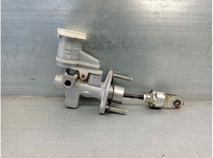 Recambio de bomba embrague para mitsubishi l 200 (ka0/kb0) 2.5 di-d cat referencia OEM IAM MR995034 