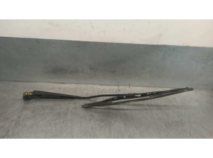 Recambio de brazo limpia trasero para mitsubishi space wagon (n80/n90) 2.4 gdi cat referencia OEM IAM MZ690104  