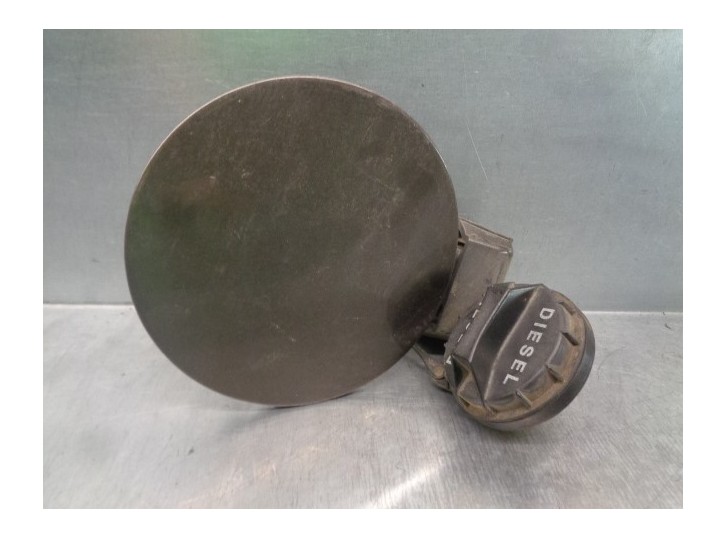 Recambio de tapa exterior combustible para kia sportage drive 4x2 referencia OEM IAM 695103W000 