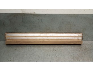 Recambio de molduras traseras para mercedes-benz clase e (w124) berlina 3.0 diesel cat referencia OEM IAM A1246800835 A124680083