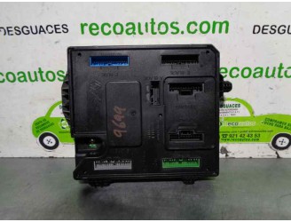 Recambio de caja reles / fusibles para renault megane iii berlina 5 p dynamique referencia OEM IAM 284B13297R S180098201 