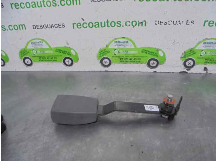 Recambio de enganche cinturon para ssangyong rodius 2.0 td cat referencia OEM IAM 7466121000AC0  