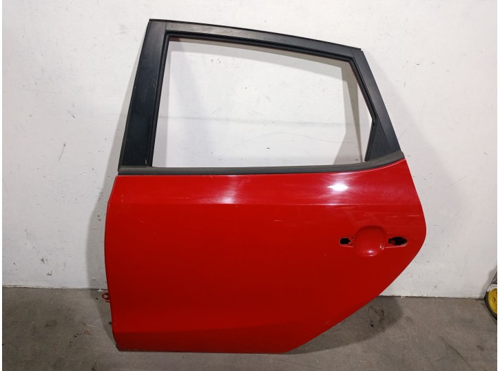 Recambio de puerta trasera izquierda para hyundai i30 1.6 crdi cat referencia OEM IAM 770032R010 770032R010 