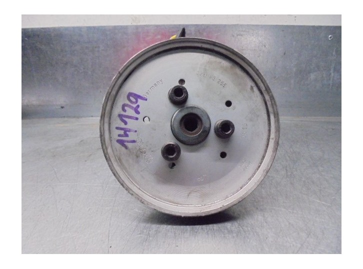 Replacement power steering pump for Audi A6 Avant (4B5) 2.5 V6 24V TDI OEM IAM reference 4B0145155R ZF