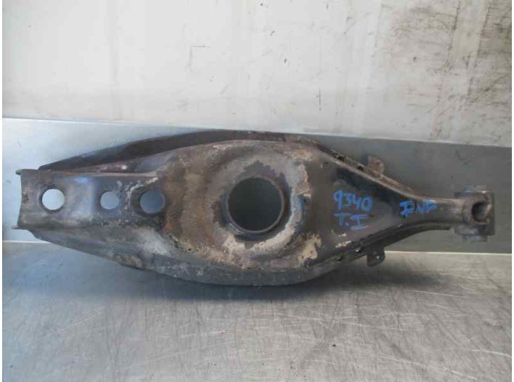 Recambio de brazo suspension inferior trasero izquierdo para ssangyong rodius 2.0 td cat referencia OEM IAM 