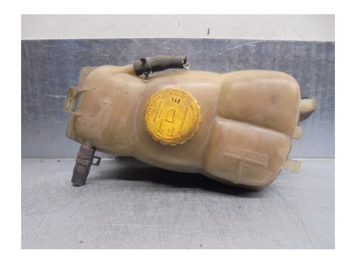 Replacement expansion tank for Opel Omega B 2.0 DTi OEM IAM reference 90411630 