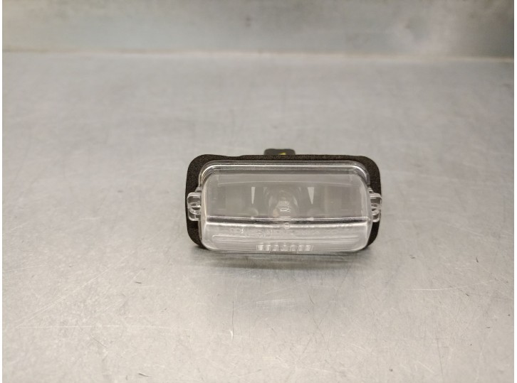 Recambio de piloto matricula para toyota yaris (_p21_, _pa1_, _ph1_) 1.5 hybrid (mxph10) referencia OEM IAM 812700D120 812700D12