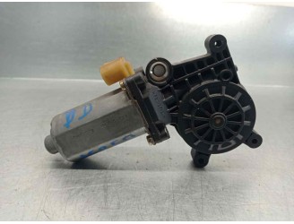 Recambio de motor elevalunas delantero derecho para renault clio ii fase i (b/cbo) 1.9 d referencia OEM IAM 0130821691 770120725