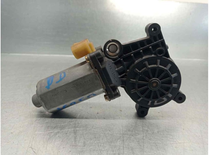 Recambio de motor elevalunas delantero derecho para renault clio ii fase i (b/cbo) 1.9 d referencia OEM IAM 0130821691 770120725