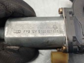 Recambio de motor elevalunas delantero derecho para renault clio ii fase i (b/cbo) 1.9 d referencia OEM IAM 0130821691 770120725